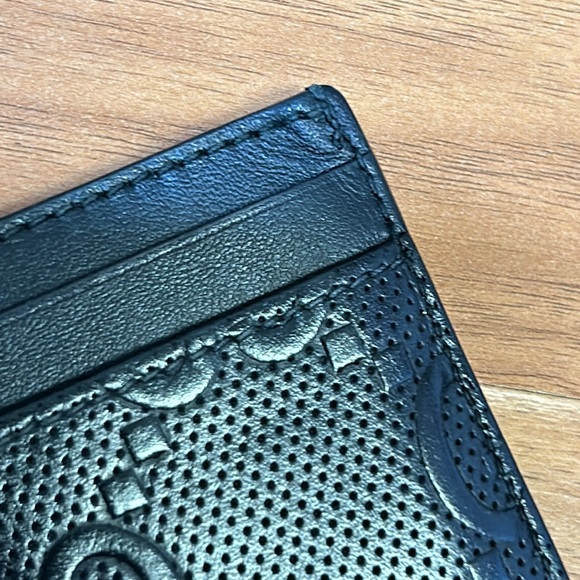 Authentic Gucci Black GG Embossed Perforated Leather Card Case Wallet - Picture 4 of 14